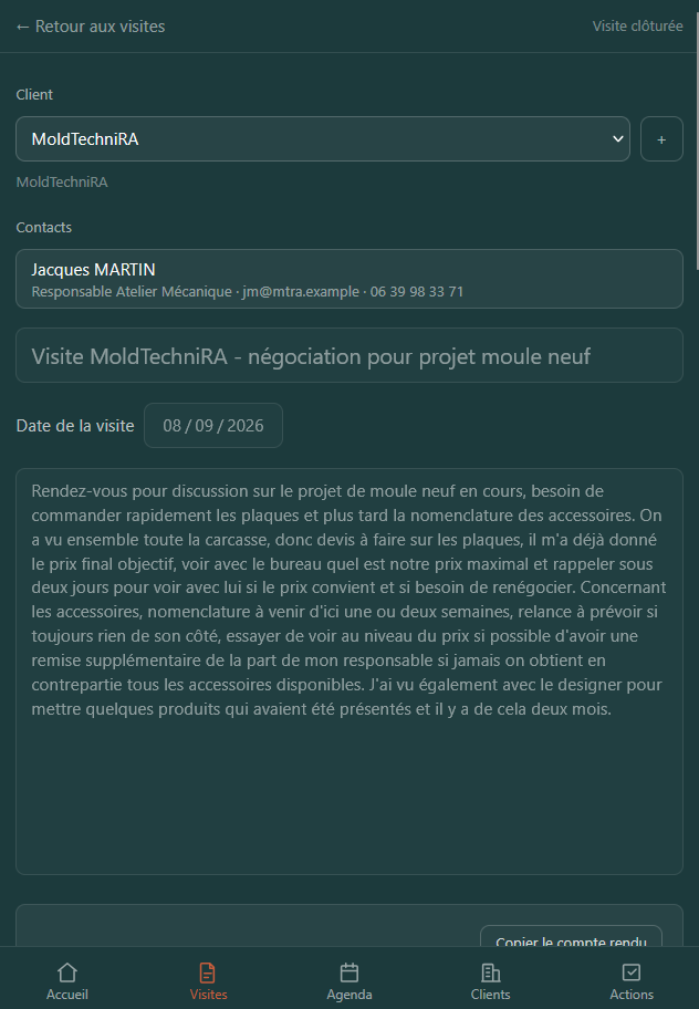 Ogmo sur téléphone, en sortie de visite : les notes dictées sur place, avant leur mise en forme.